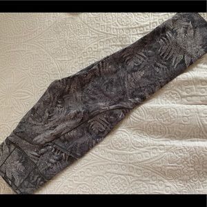 Lululemon fast and free crops